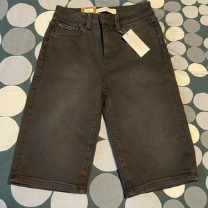 Brand new Denver Haynes Bermuda shorts